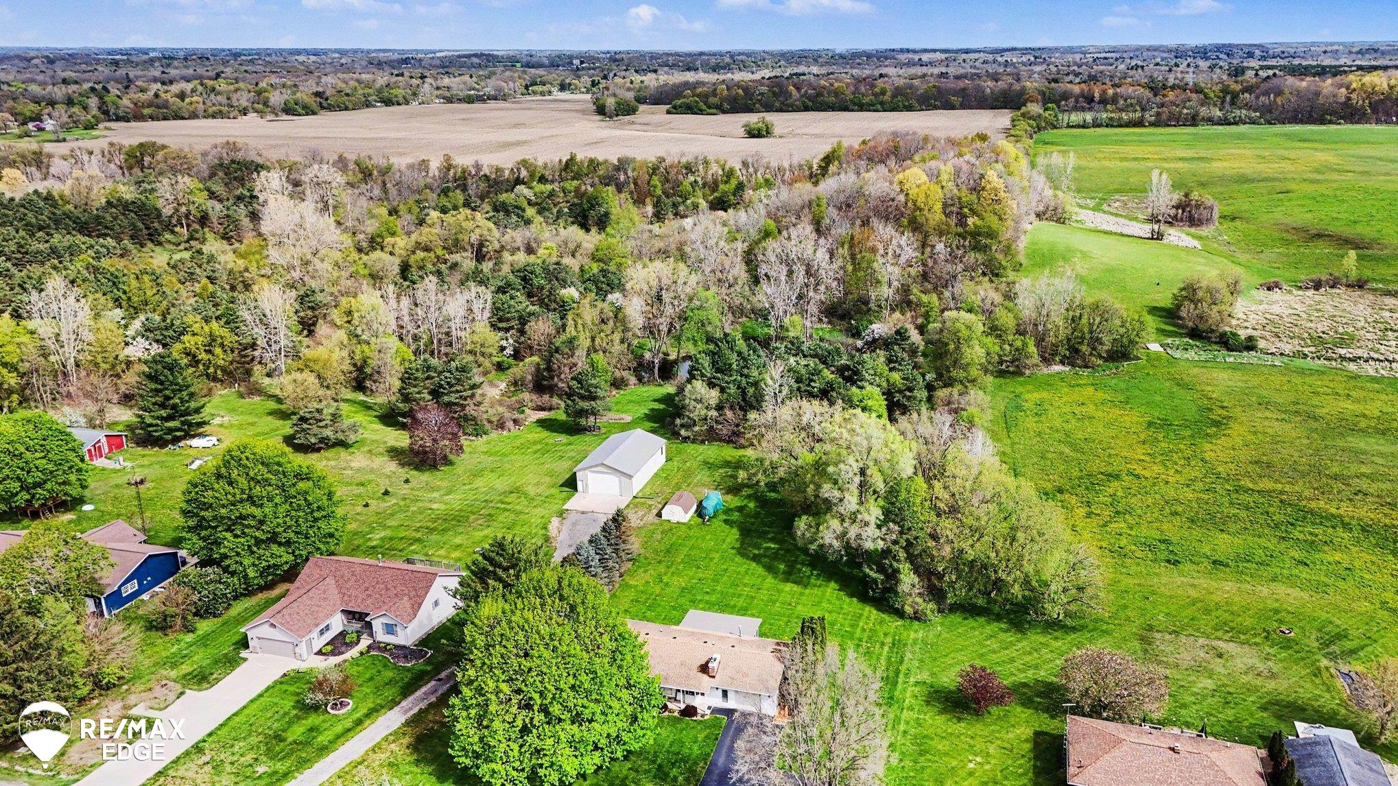 10247 East Coldwater Road Davison, MI 48423 - Photo 2 of 32