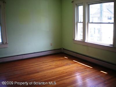 394 East Ridge Street Nanticoke, PA 18634 - Photo 8 of 19 Gallery Image 8