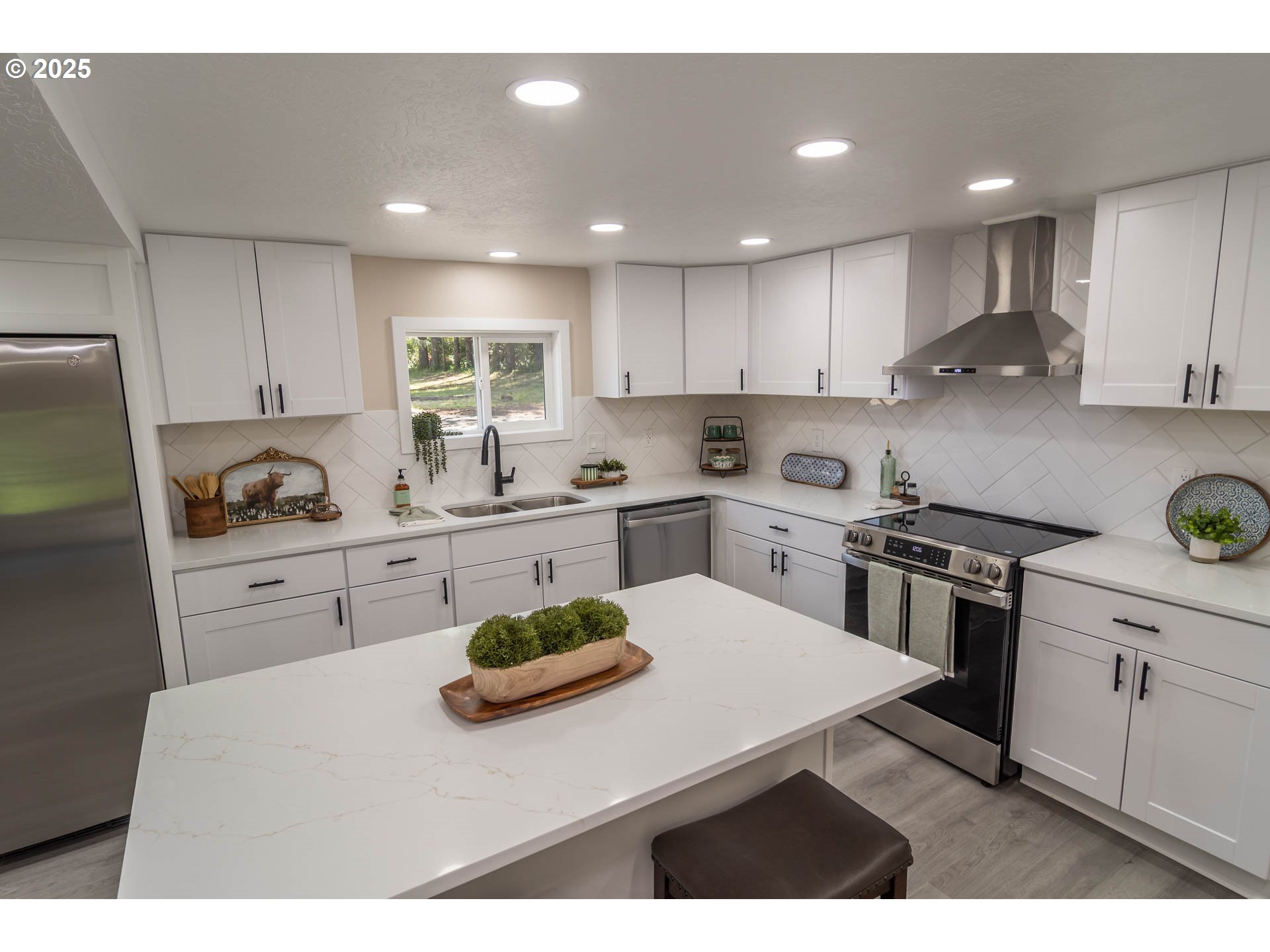 1052 Reston Road Roseburg, OR 97471 - Photo 19 of 48