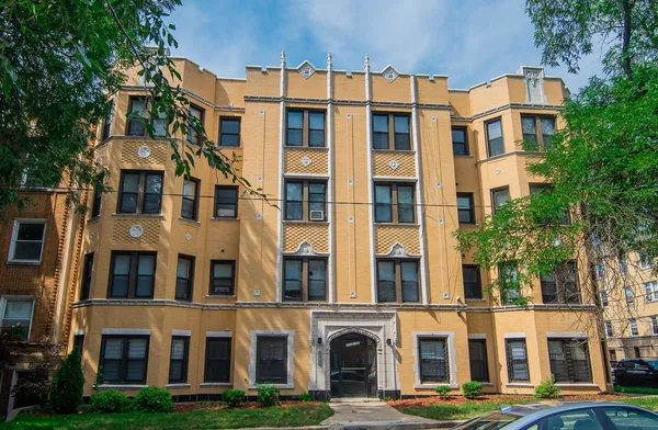 $1,850 | 2036 West Arthur Avenue, Unit 1, Chicago, IL 60645