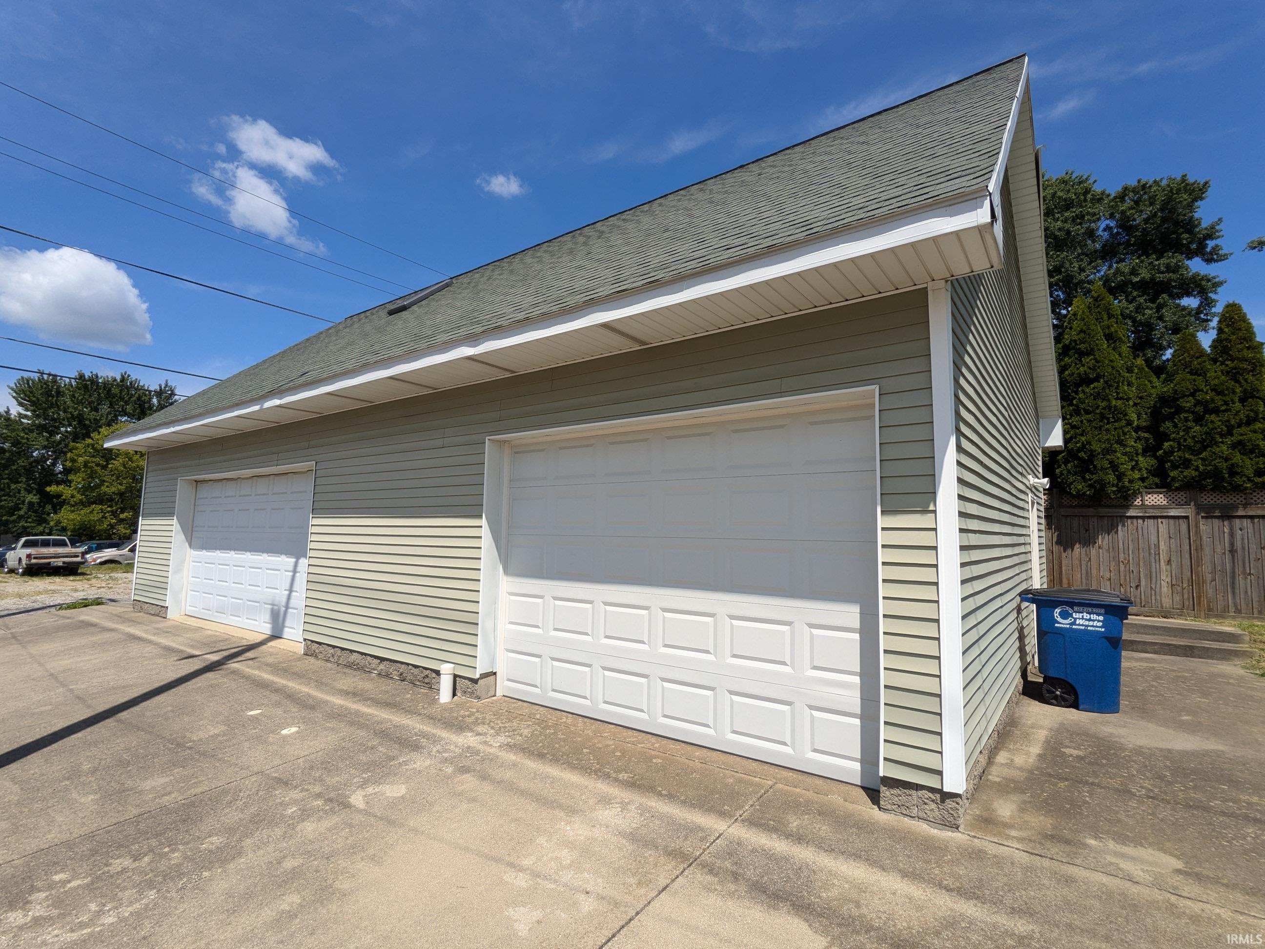 627 I Street Bedford, IN 47421 - Photo 2 of 24 Gallery Image 2