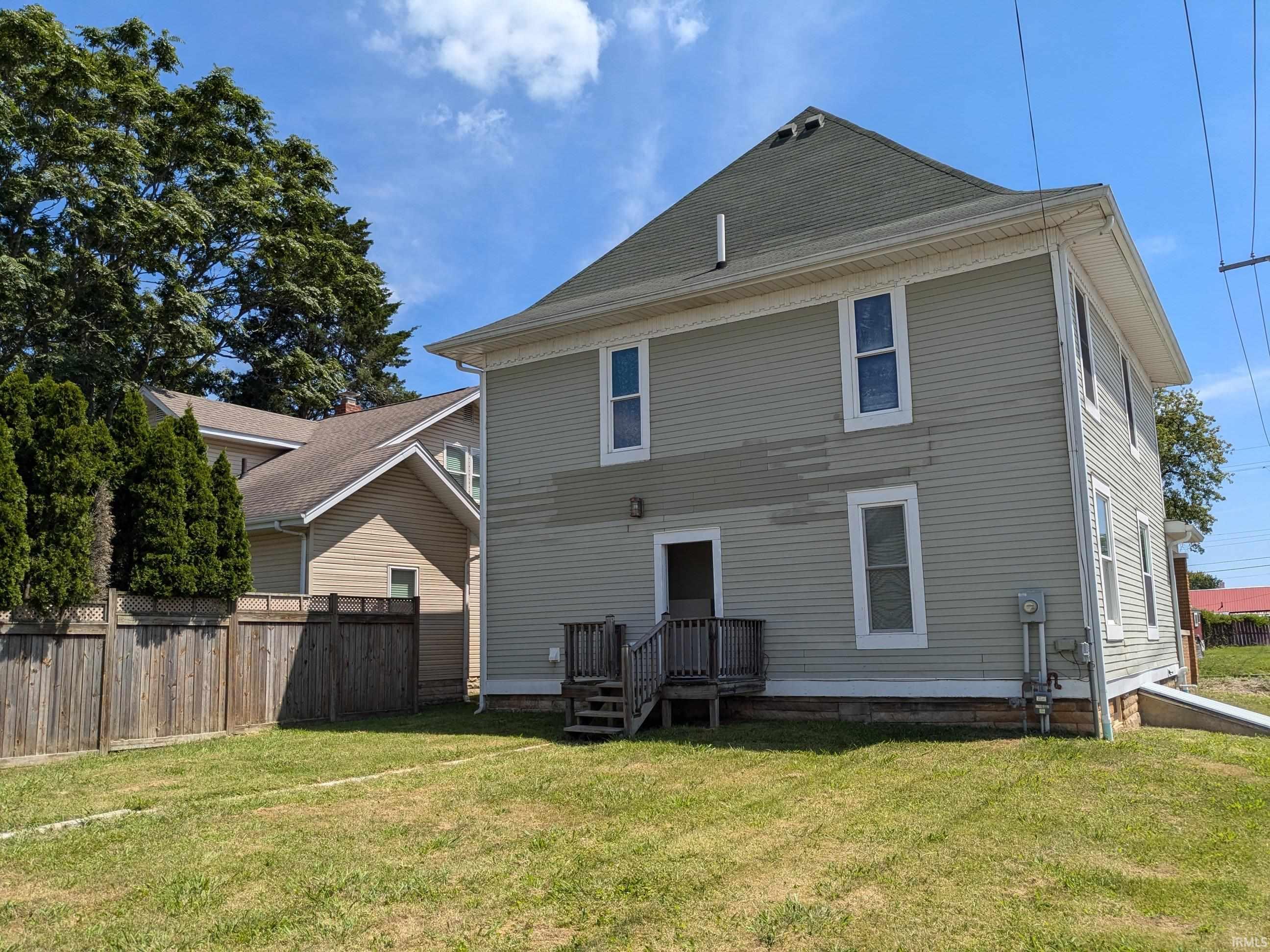 627 I Street Bedford, IN 47421 - Photo 3 of 24 Gallery Image 3