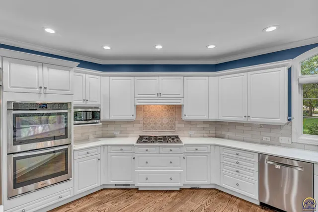 $1,185,000 | 5832 Southwest Clarion Lane, Topeka, KS 66610