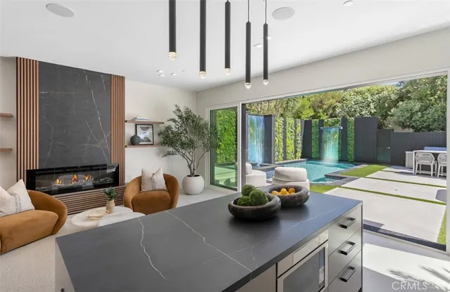 $10,498,000 | 4 Narbonne, Newport Beach, CA 92660