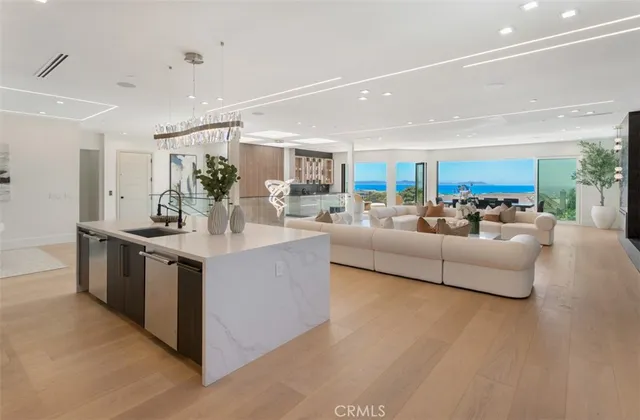 $10,498,000 | 4 Narbonne, Newport Beach, CA 92660