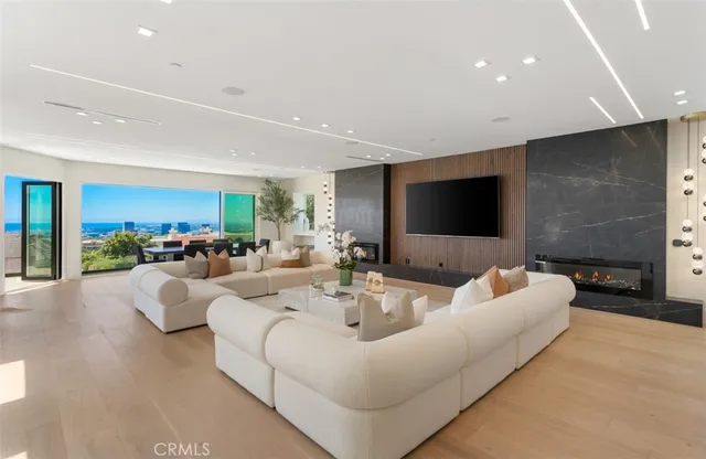 $10,498,000 | 4 Narbonne, Newport Beach, CA 92660