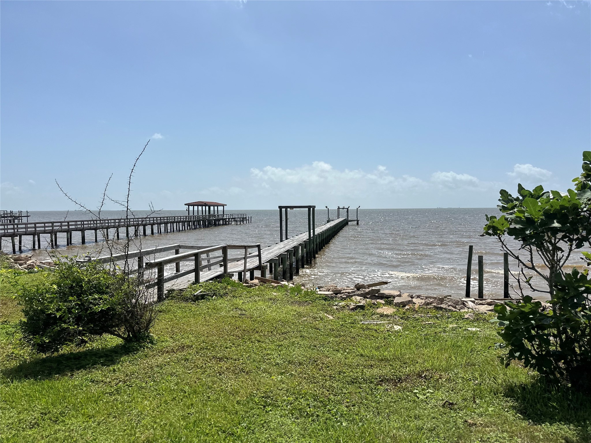 415 2nd Street San Leon, TX 77539 - Photo 4 of 19