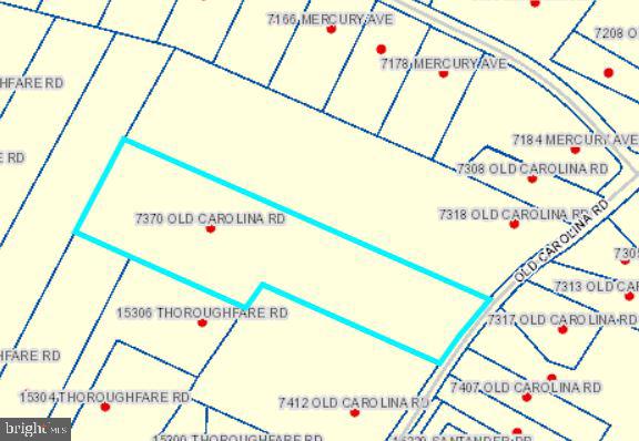 7370 Old Carolina Road Gainesville, VA 20155 - Photo 3 of 3 a view of a hallway with a white house