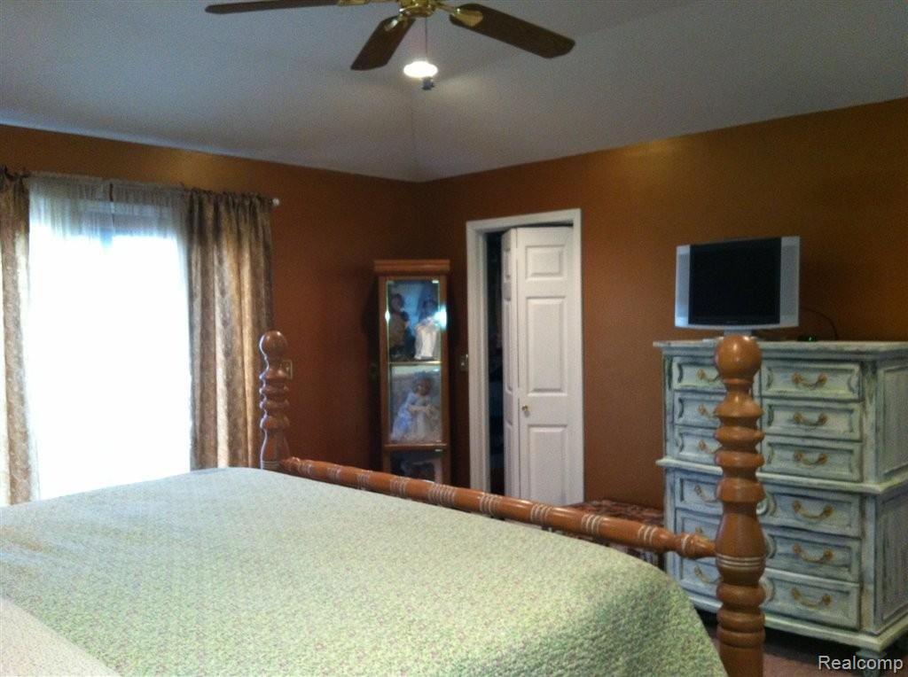 9533 Nook Road Algonac, MI 48001 - Photo 20 of 21 photo (5).JPG