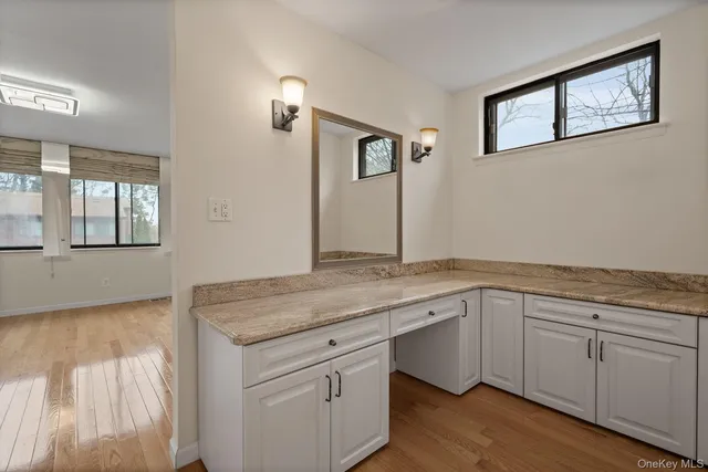 $1,200,000 | 2 Cricket Club Drive, Roslyn, NY 11576