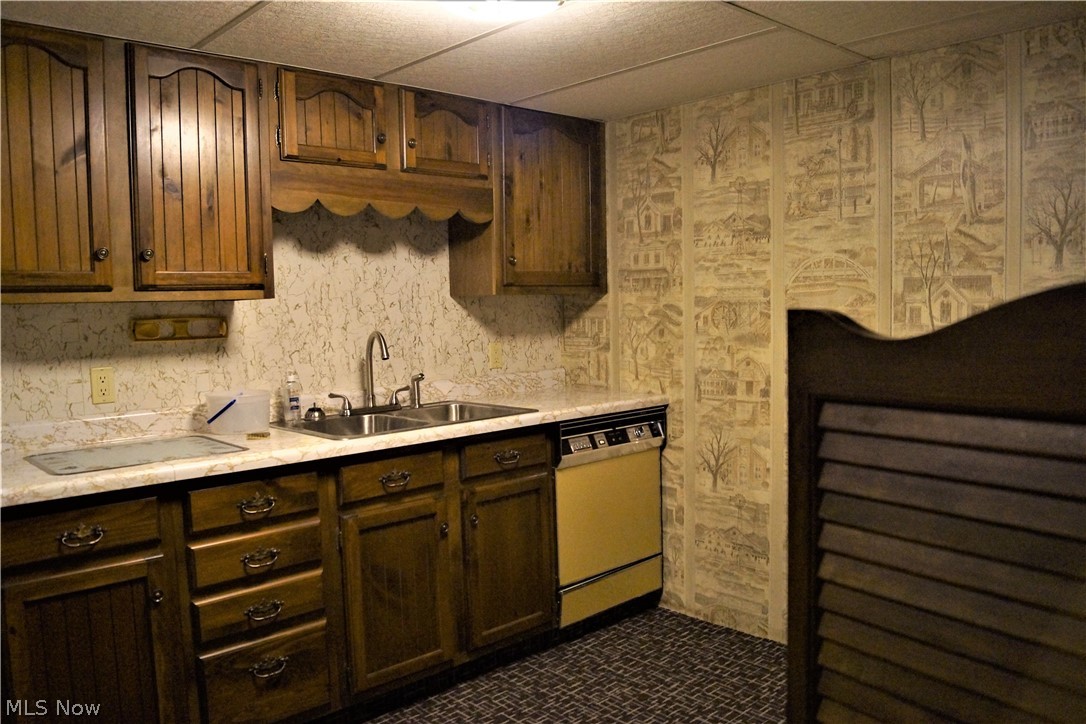 89640 Fairview Road Jewett, OH 43986 - Photo 21 of 34 DID I MENTION THERE'S A FULLY EQUIPPED KITCHEN OFF THE FAMILY ROOM!?