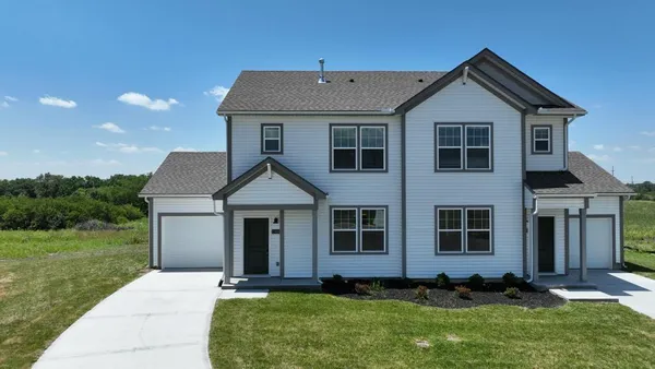 $281,950 | 12400 South Acacia Drive, Lee's Summit, MO 64086
