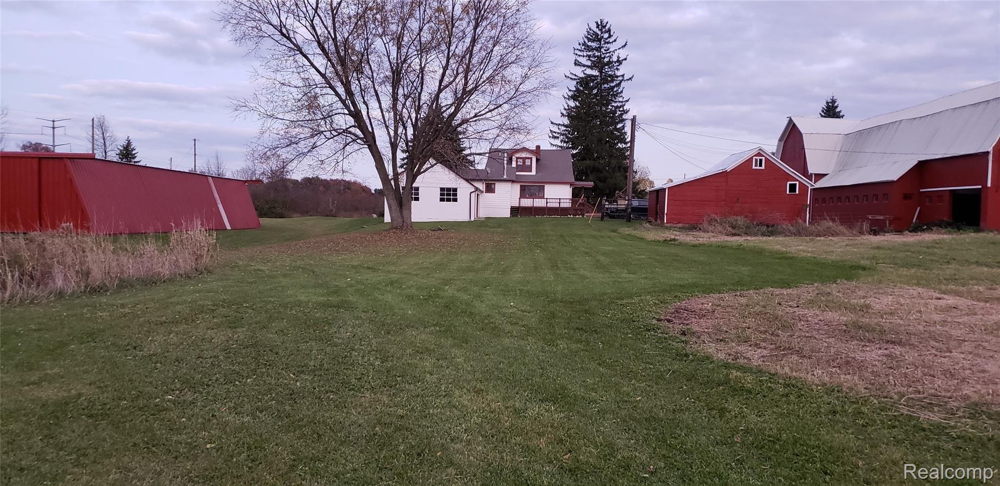 10486 Thayer Road Goodrich, MI 48438 - Photo 2 of 24 20191028_184851.jpg