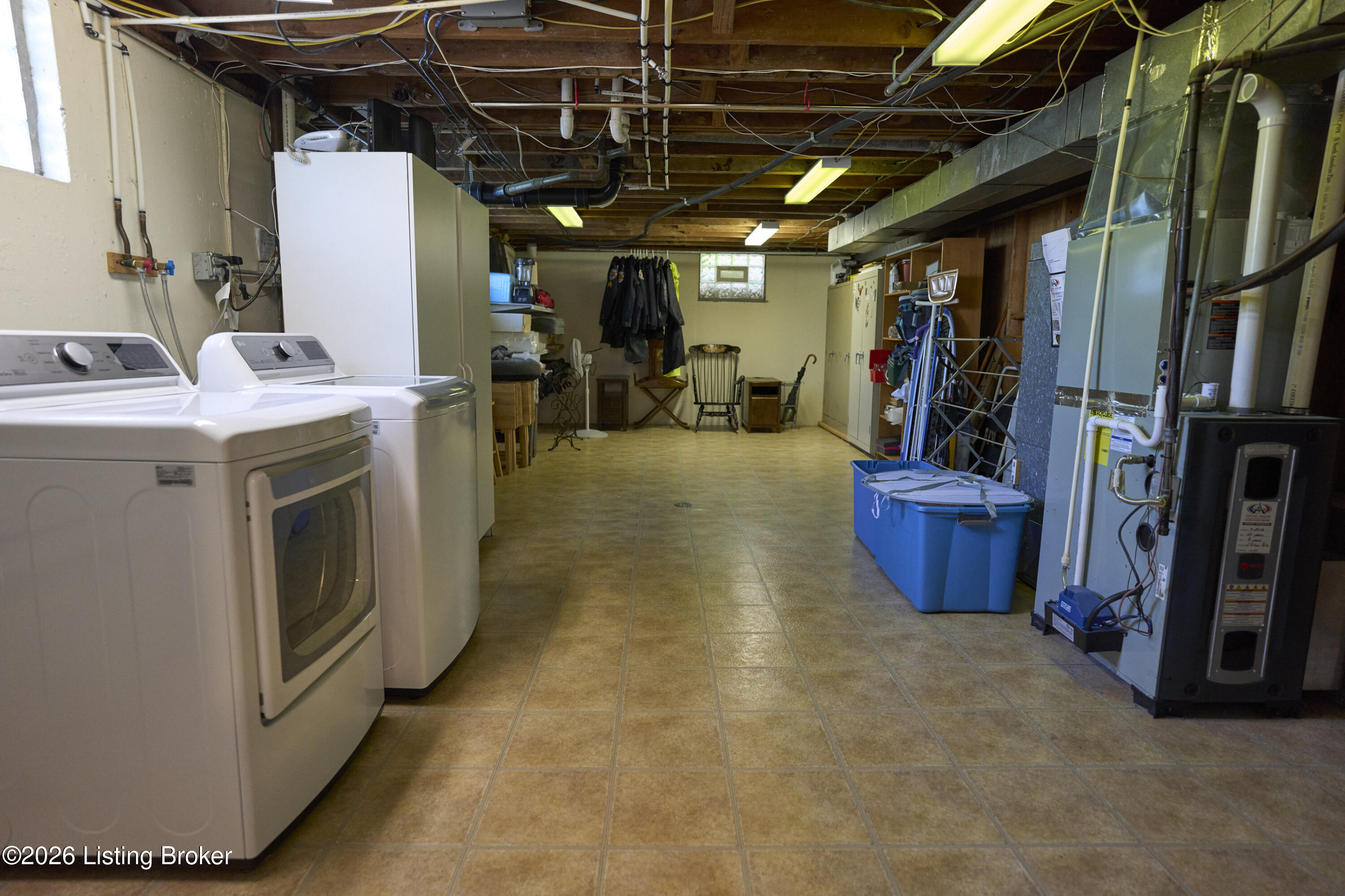 6909 Greenlawn Road Louisville, KY 40222 - Photo 36 of 42 LAUNDRYROOM_UTILITY_1