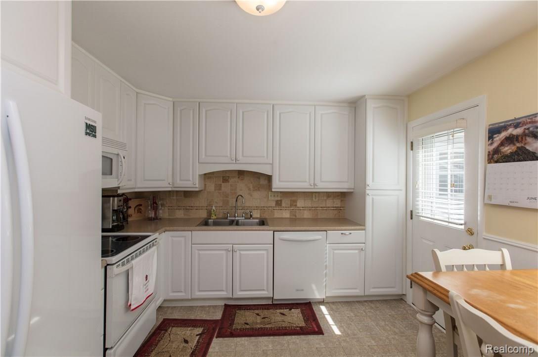 11397 Main Road Fenton, MI 48430 - Photo 19 of 45 Stamm (2 of 32).jpg
