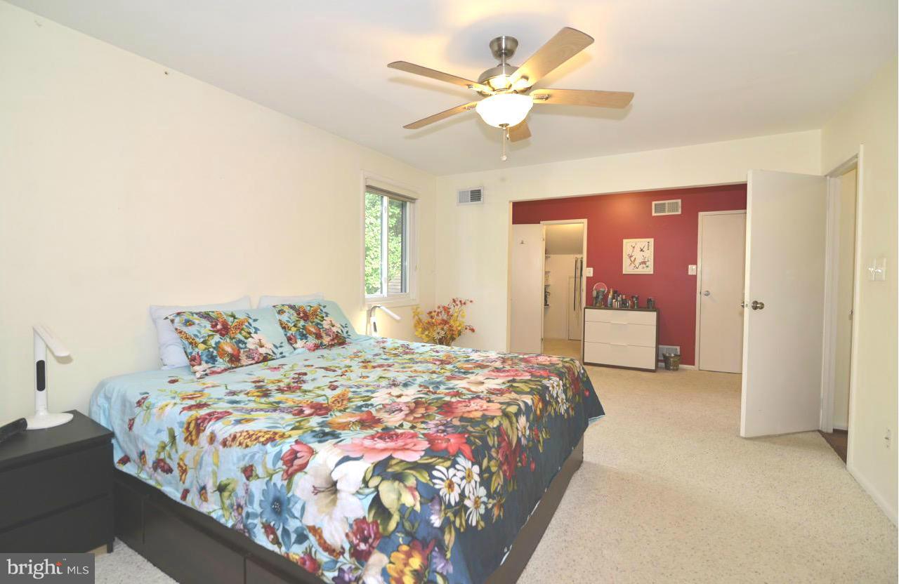 11815 Riders Lane Reston, VA 20191 - Photo 14 of 30 Bedroom (Master)