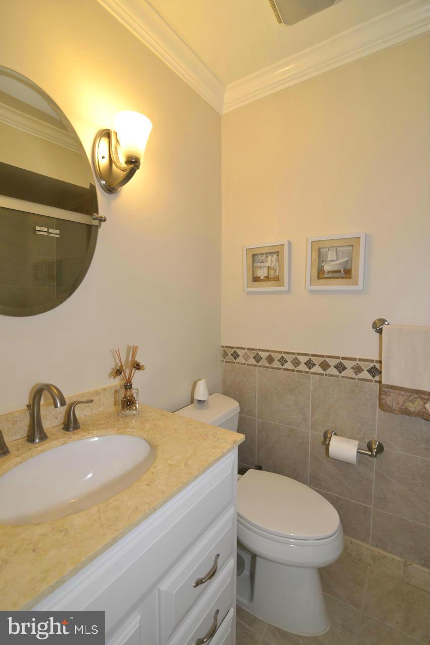 11815 Riders Lane Reston, VA 20191 - Photo 22 of 30 Bath