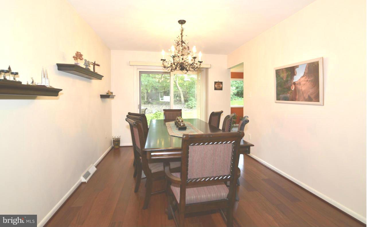 11815 Riders Lane Reston, VA 20191 - Photo 4 of 30 Dining Room