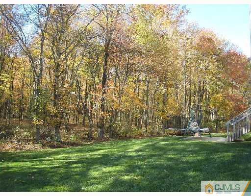14 Champlain Road Monmouth Junction, NJ 08852 - Photo 2 of 10 Gallery Image 2
