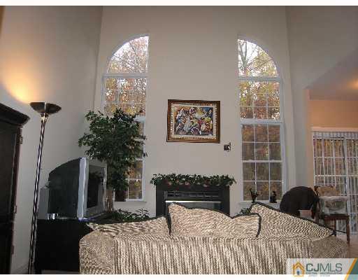 14 Champlain Road Monmouth Junction, NJ 08852 - Photo 3 of 10 Gallery Image 3