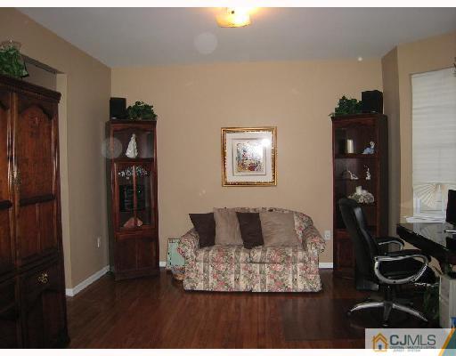 14 Champlain Road Monmouth Junction, NJ 08852 - Photo 5 of 10 Gallery Image 5