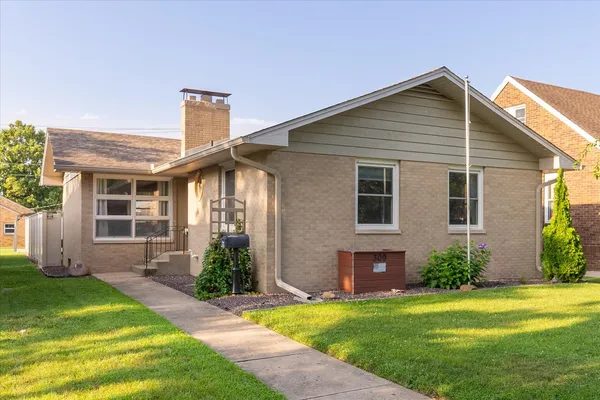 $170,000 | 309 West 2nd Street, Oglesby, IL 61348