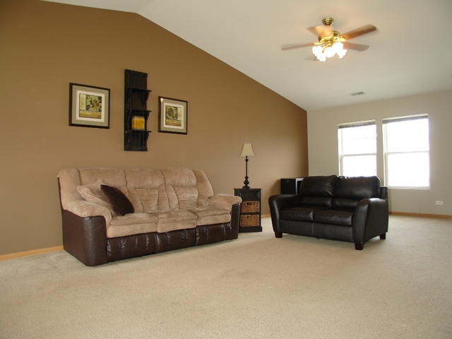 2497 Reflections Drive Aurora, IL 60502 - Photo 8 of 27