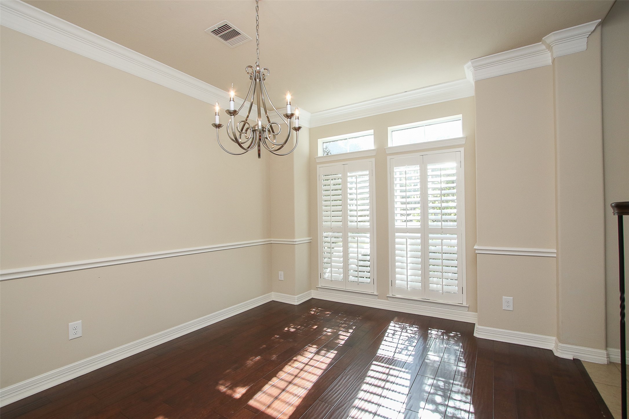 11722 Spriggs Way Houston, TX 77024 - Photo 9 of 49 Formal dining room