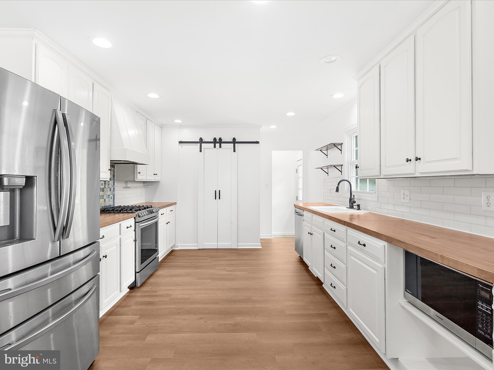 8475 Sexton Road Pasadena, MD 21122 - Photo 10 of 58 Kitchen