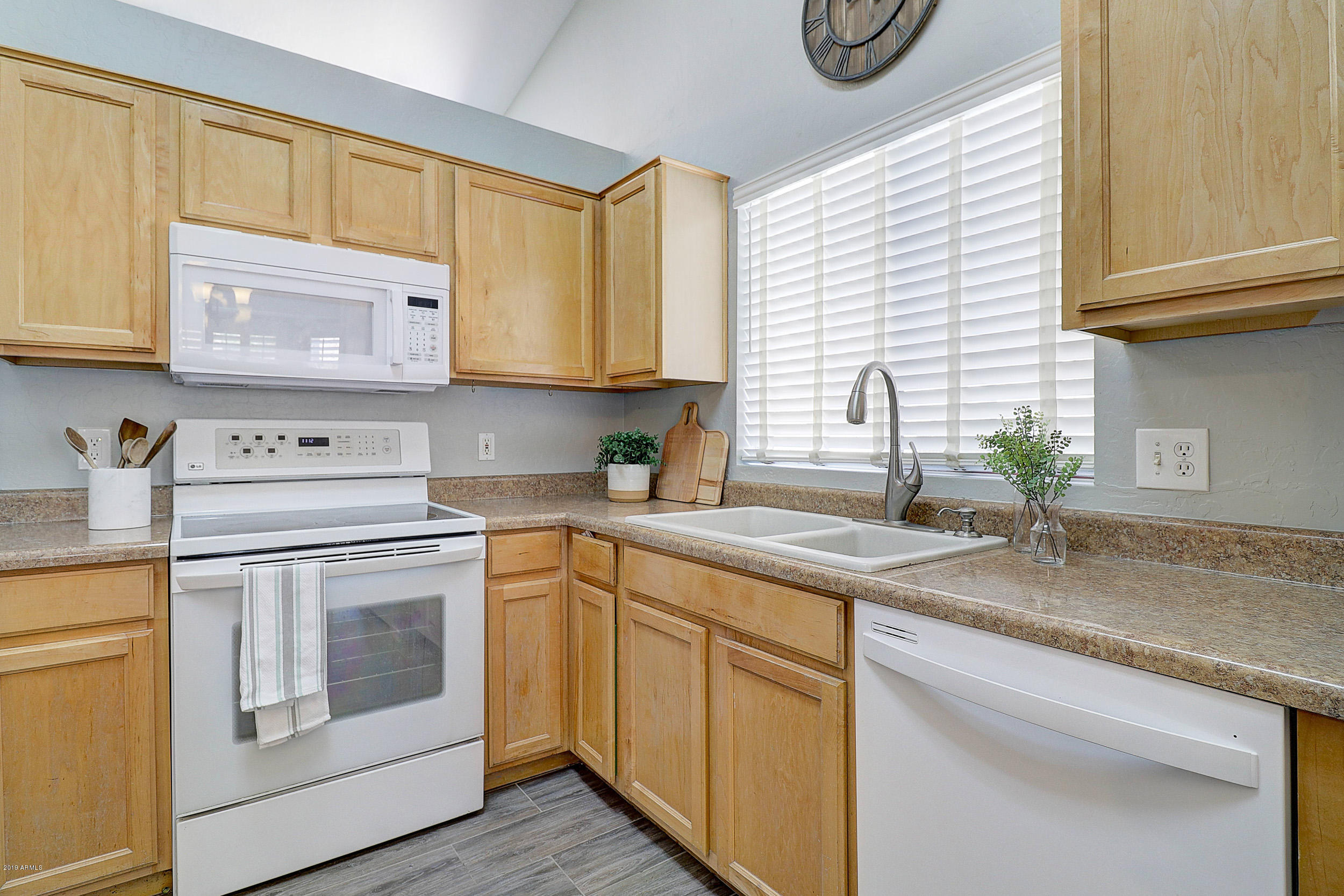 2046 East Devon Road Gilbert, AZ 85296 - Photo 16 of 30 B (13)