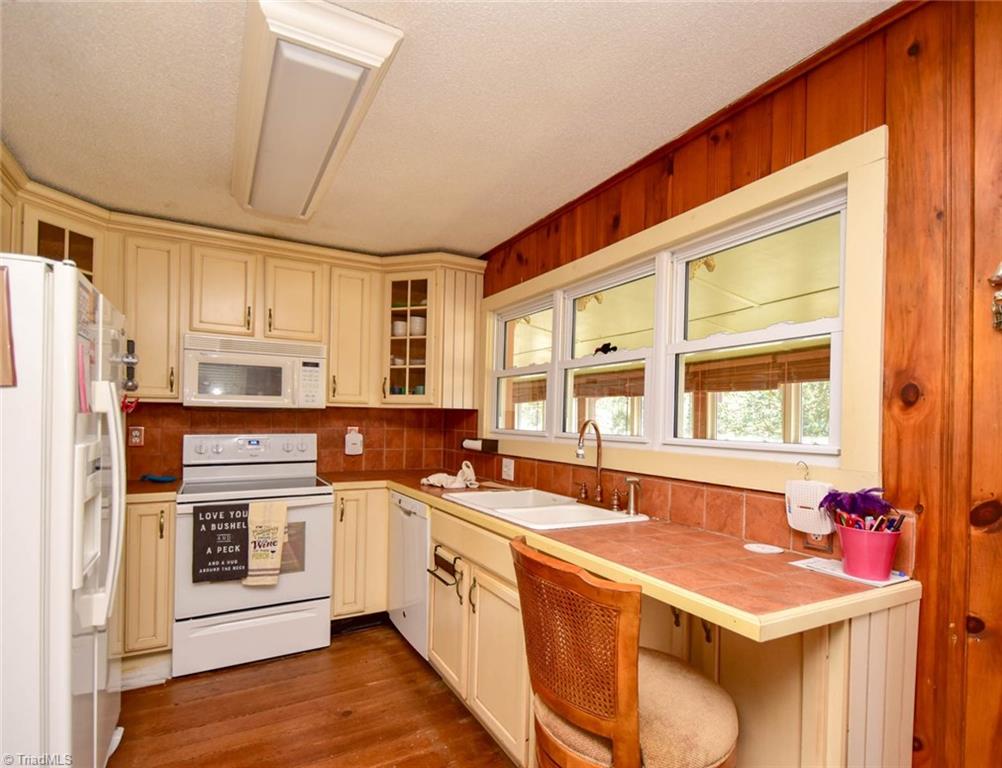 411 Country Club Road Mount Airy, NC 27030 - Photo 2 of 30 Gallery Image 2