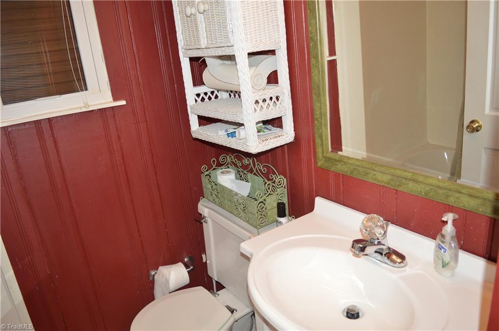 411 Country Club Road Mount Airy, NC 27030 - Photo 20 of 30 Gallery Image 20