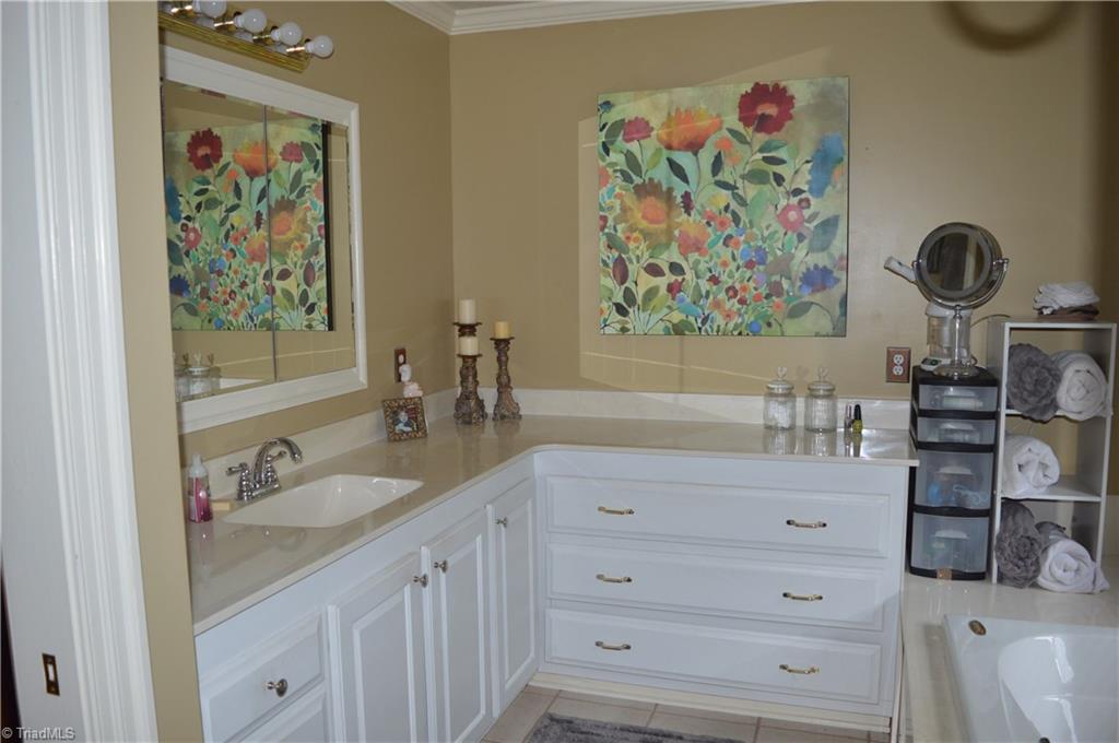 411 Country Club Road Mount Airy, NC 27030 - Photo 4 of 30 Gallery Image 4