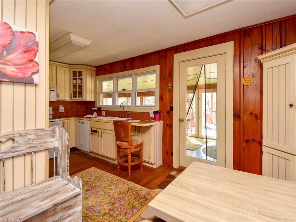 411 Country Club Road Mount Airy, NC 27030 - Photo 5 of 30 Gallery Image 5