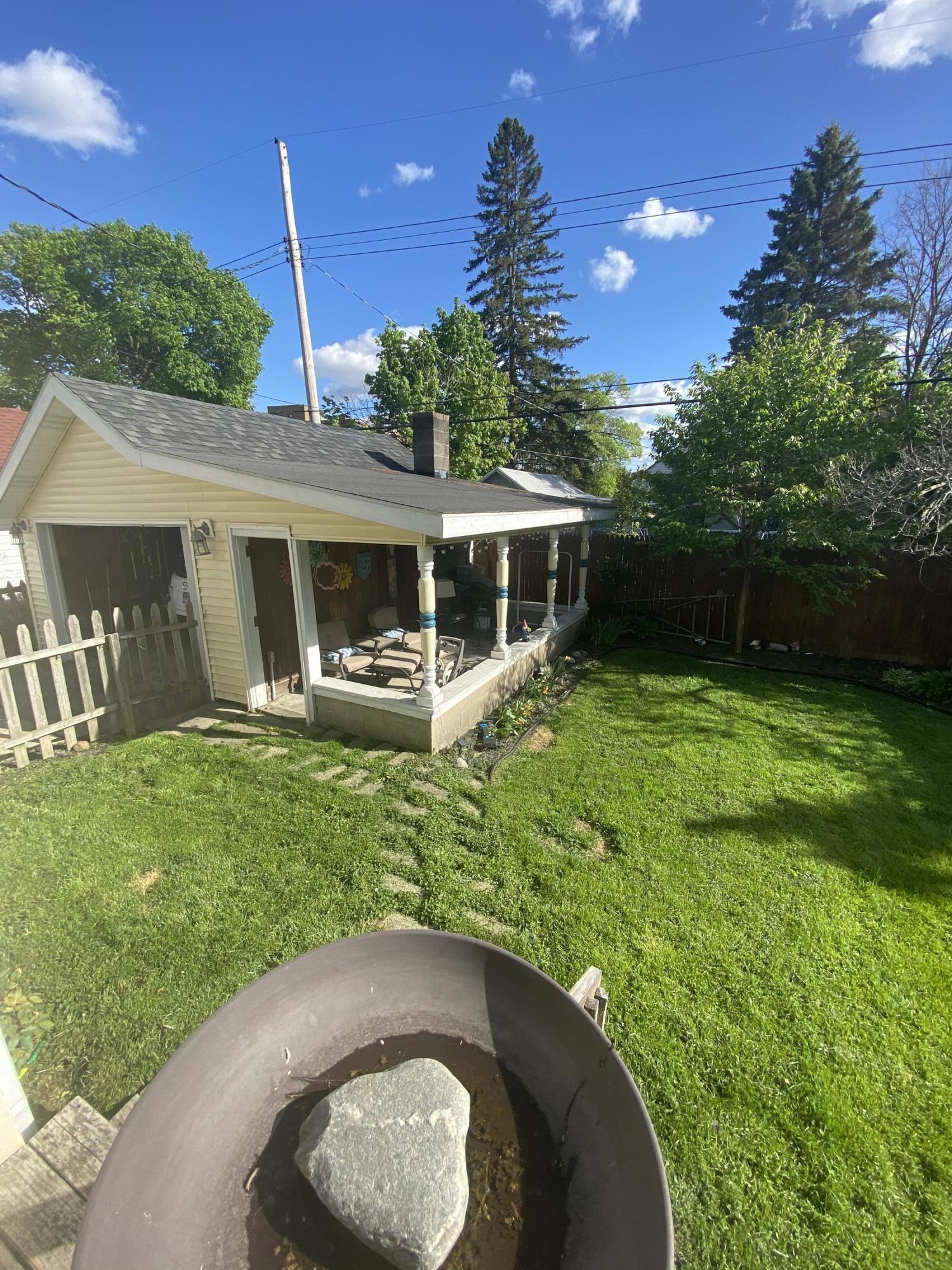 407 Strathmore Road Lansing, MI 48910 - Photo 3 of 17 A3CB781A-6FDA-4EAD-8C3F-367EB7568ACE