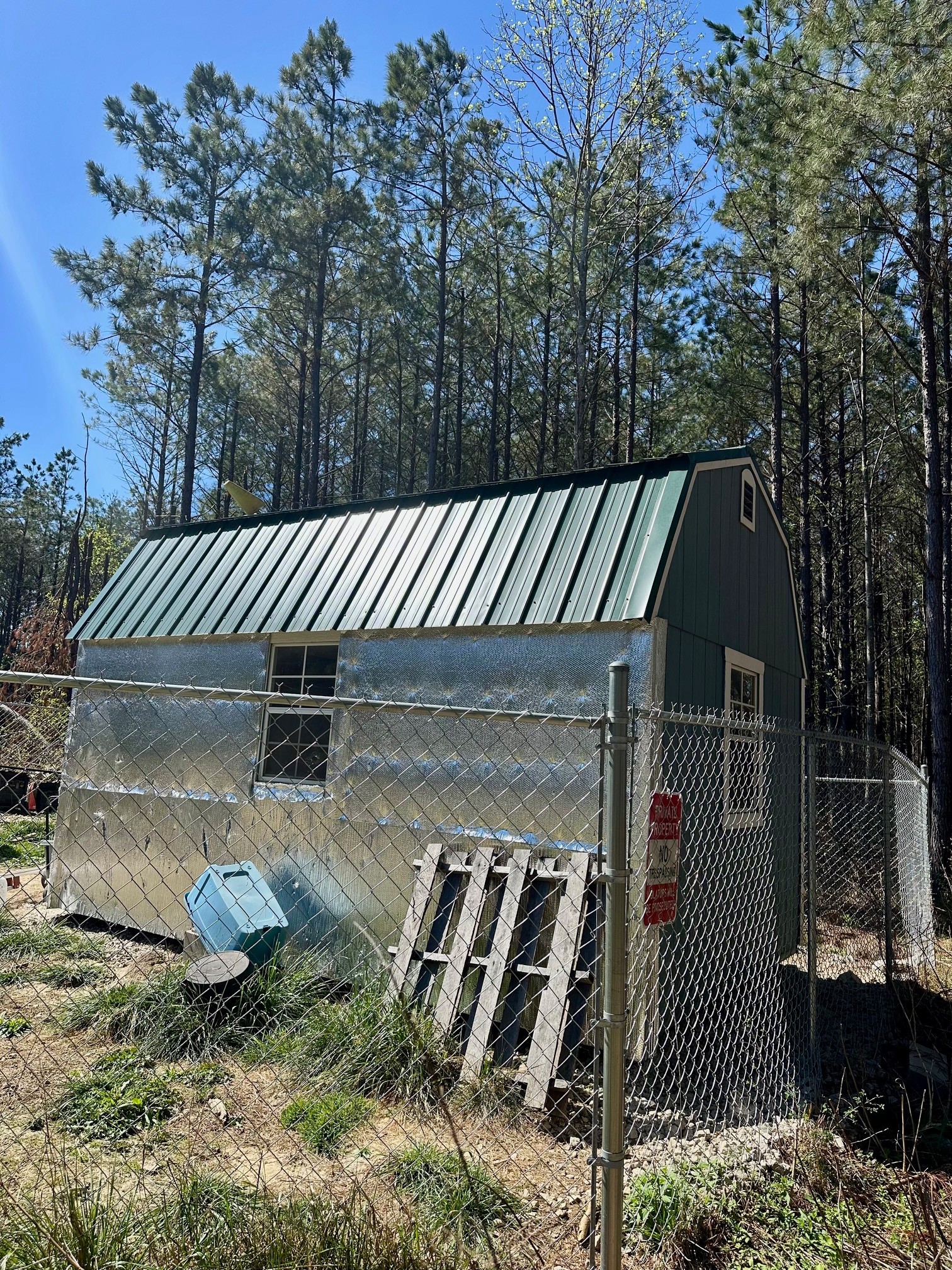 146 Howard Way Hohenwald, TN 38462 - Photo 4 of 14 a view of a backyard with a bench