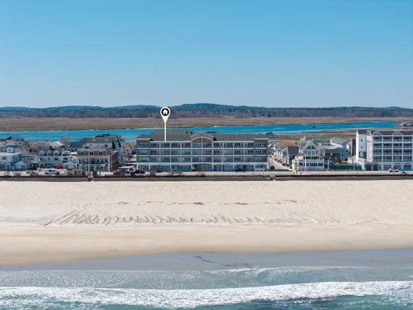 $549,000 | 83 Ocean Boulevard, Unit 404, Hampton, NH 03842