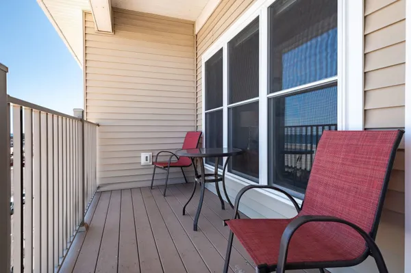 $549,000 | 83 Ocean Boulevard, Unit 404, Hampton, NH 03842