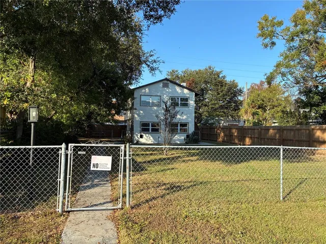 a view of a tennis court