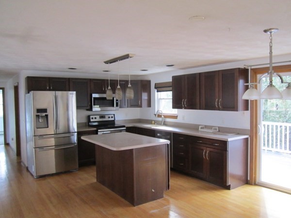 37 Englewood Road Gloucester, MA 01930 - Photo 10 of 35 Gallery Image 10