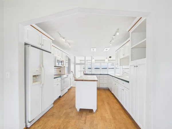 $750,000 | 27785 North Shore Drive, Starbuck, MN 56381