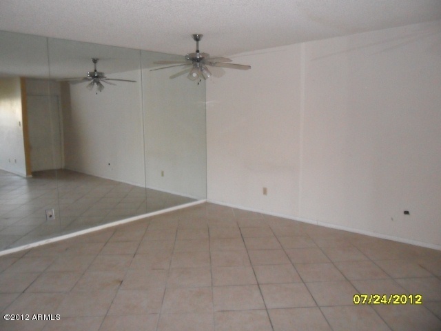 5525 East Thomas Road, Unit F15 Phoenix, AZ 85018 - Photo 9 of 17 Dining Area