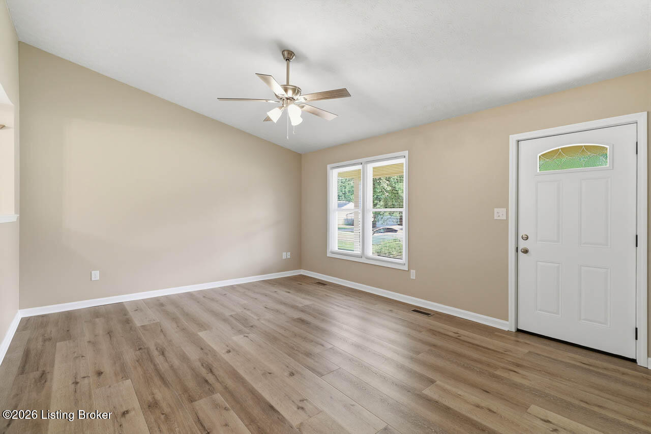 8410 Silver Fox Road Louisville, KY 40291 - Photo 2 of 40 8410 Silver Fox Rd - 9