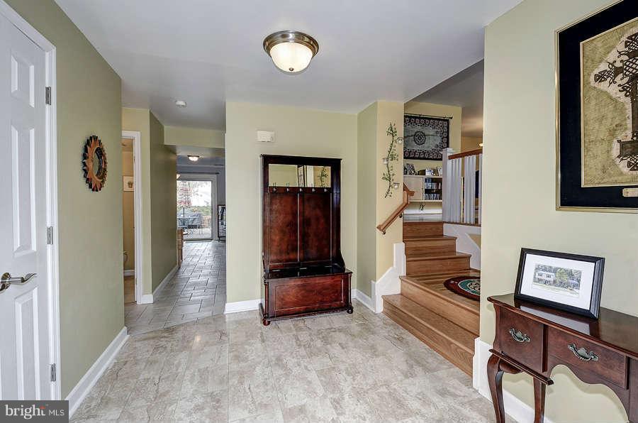 6146 Roxbury Avenue Springfield, VA 22152 - Photo 2 of 22 Foyer