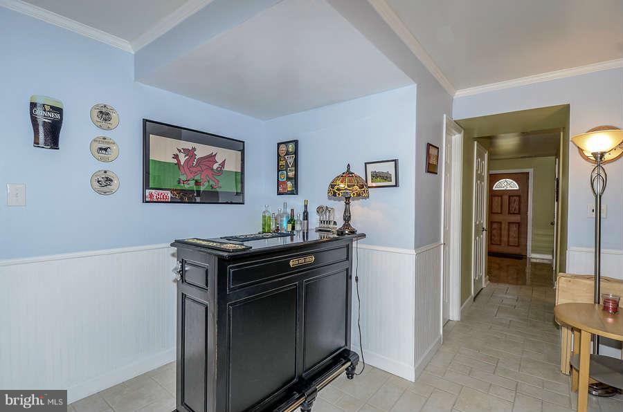 6146 Roxbury Avenue Springfield, VA 22152 - Photo 11 of 22 Family Room