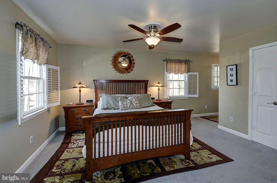6146 Roxbury Avenue Springfield, VA 22152 - Photo 13 of 22 Bedroom (Master)