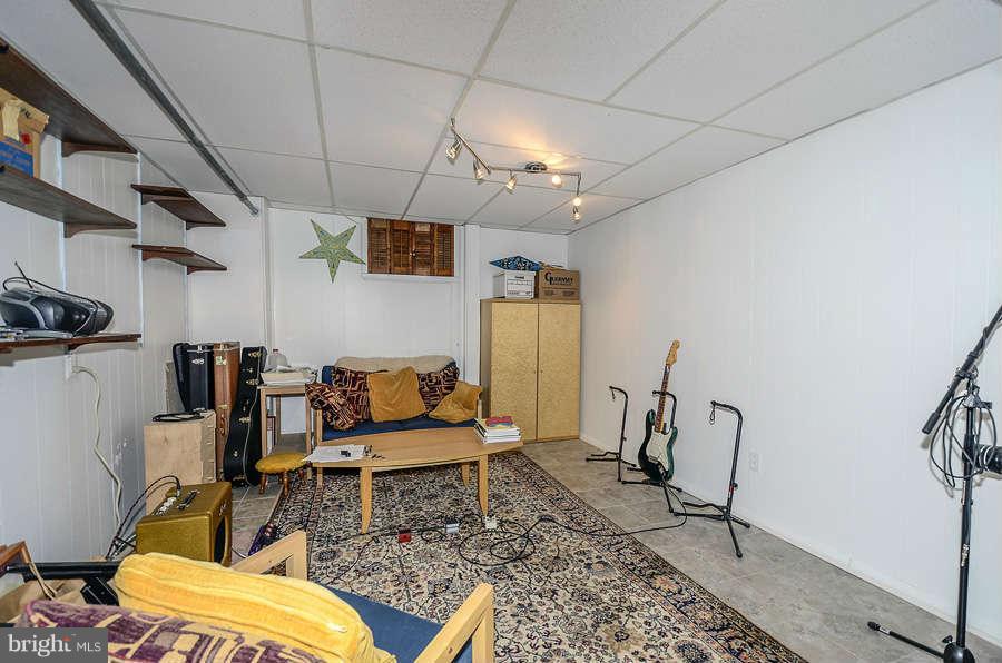 6146 Roxbury Avenue Springfield, VA 22152 - Photo 20 of 22 Lower-level Rec room