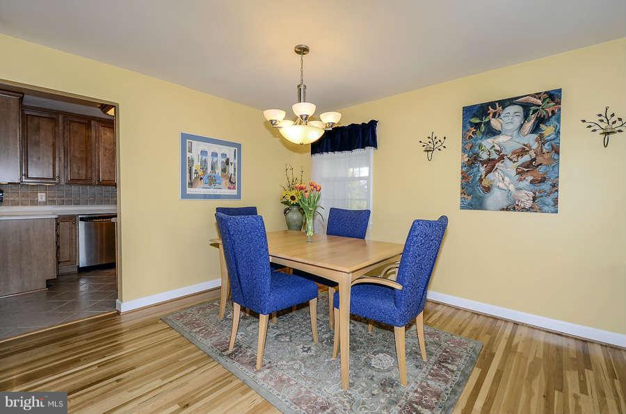 6146 Roxbury Avenue Springfield, VA 22152 - Photo 5 of 22 Dining Room