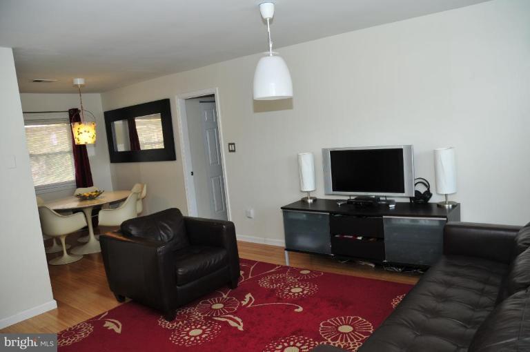 603 Poplar Road Sterling, VA 20164 - Photo 12 of 16 Family Room #2