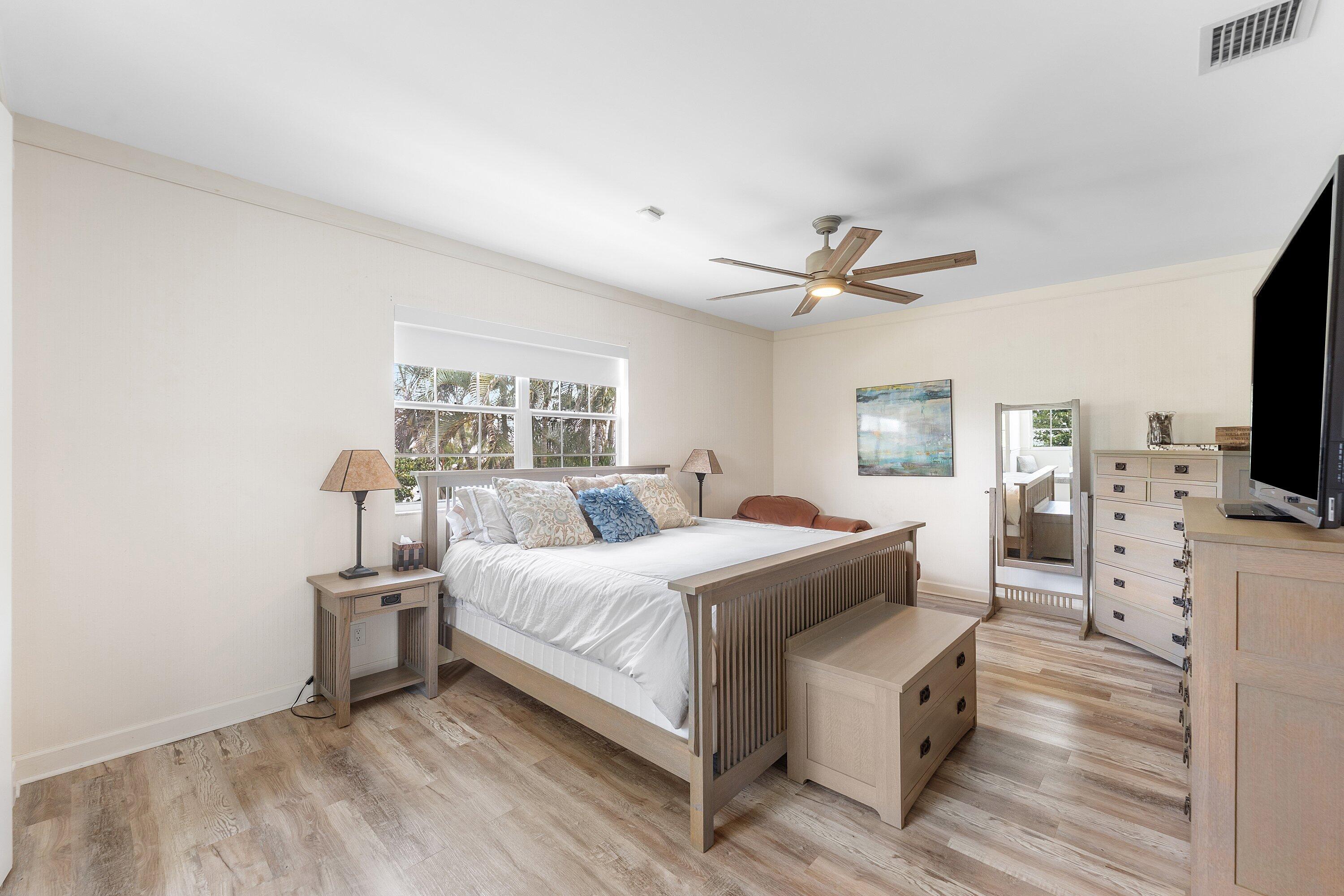 5863 Waterford Boca Raton, FL 33496 - Photo 22 of 90 Guest Bedroom